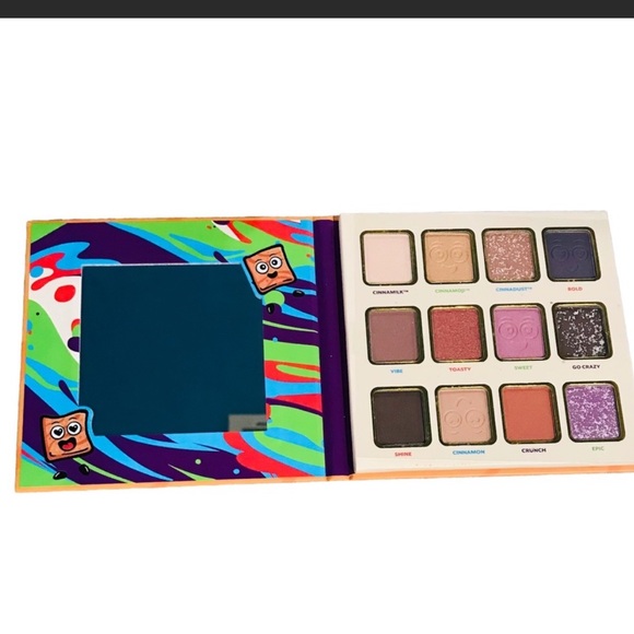 New Cinnamon Toast Crunch Cereal Eyeshadow Palette - Picture 2 of 4